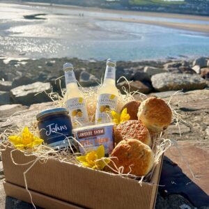 Johns of Instow & Appledore local devon clotted cream hamper from our deli farmshop. Perfect for gifting to her, mothers day